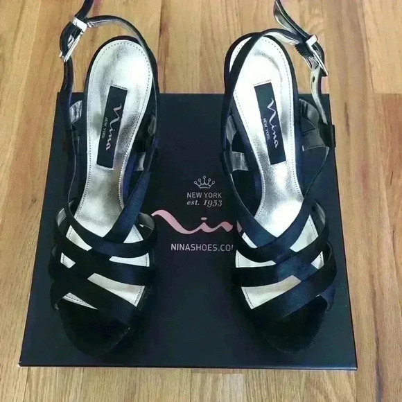 Nina Pallie Metallic Platform Sandal - Picture 7 of 8